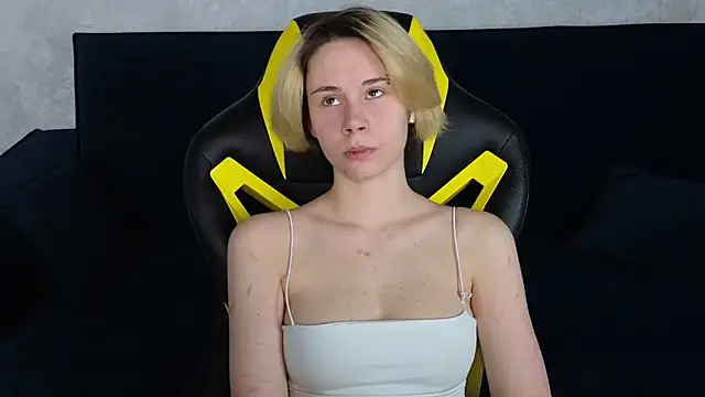 Snapshot of BettyCarter07 chatting on 03/16/25, 01:07 BettyCarter07 online show from 03/16/25, 01:07