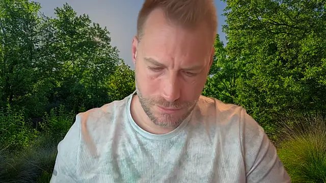 Snapshot of Christian87xxx chatting on 09/22/25, 07:25 Christian87xxx online show from 09/22/25, 07:25