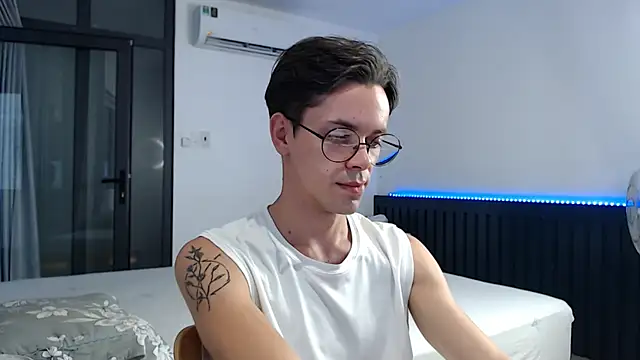 William Henry  online show from 10/19/25, 01:41