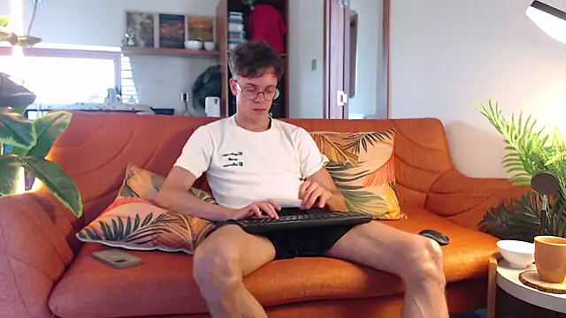 William Henry  online show from 04/22/26, 05:14