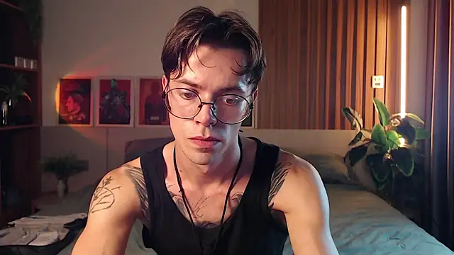 William Henry  online show from 04/04/26, 02:34