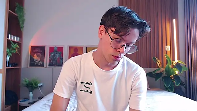 William Henry  online show from 03/26/26, 08:12