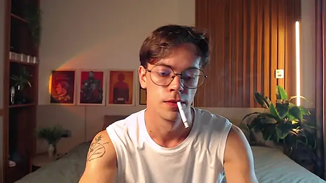 William Henry  online show from 04/09/26, 01:06