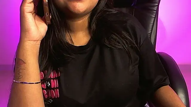 Snapshot of Kannu- chatting on 02/19/25, 11:28 Kannu- online show from 02/19/25, 11:28