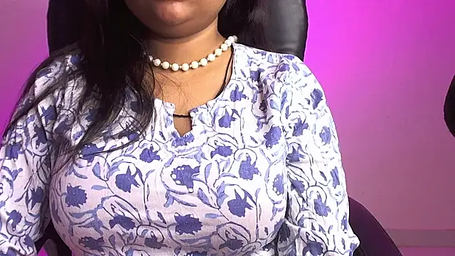 Snapshot of Kannu- chatting on 10/10/25, 04:57 Kannu- online show from 10/10/25, 04:57