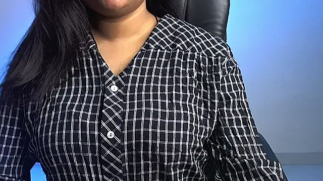 Snapshot of Kannu- chatting on 10/14/25, 04:46 Kannu- online show from 10/14/25, 04:46