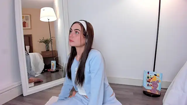 AlannaRussell  online show from 03/20/25, 08:08