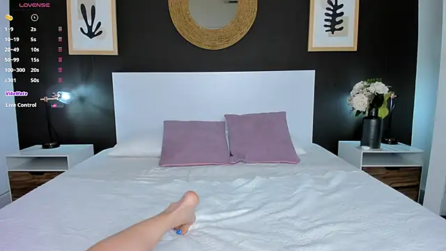 AlannaRussell  online show from 09/10/25, 08:30