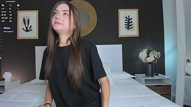 AlannaRussell  online show from 11/09/25, 08:02