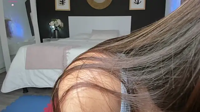 AlannaRussell  online show from 01/10/26, 08:26