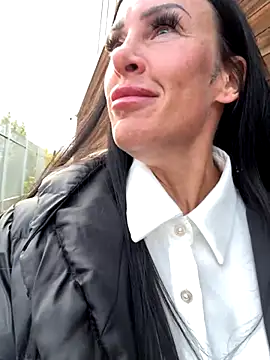 Snapshot of goddess-harper chatting on 10/22/25, 12:37 goddess-harper online show from 10/22/25, 12:37