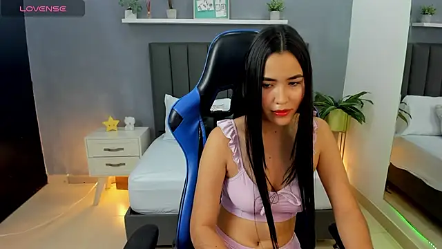 alessia leroy online show from 02/21/25, 09:00