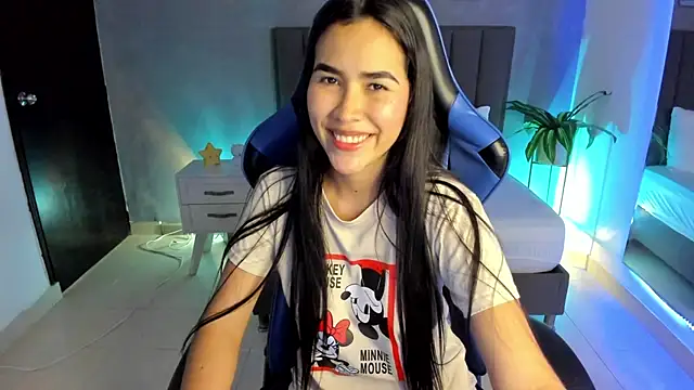 alessia leroy online show from 03/17/25, 10:51