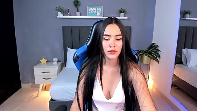 alessia leroy online show from 02/19/25, 08:20