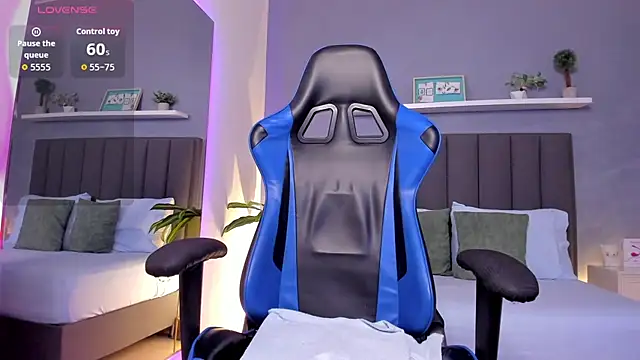 alessia leroy online show from 10/24/25, 08:41