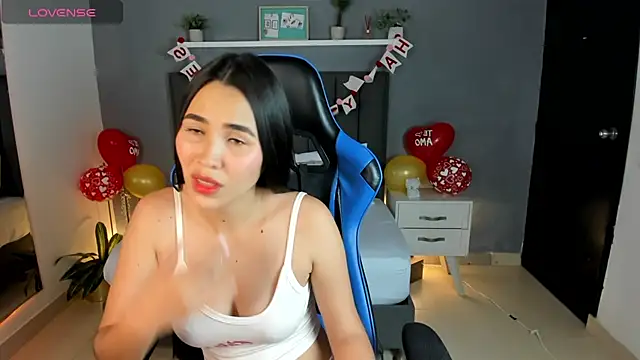 alessia leroy online show from 02/17/25, 08:49