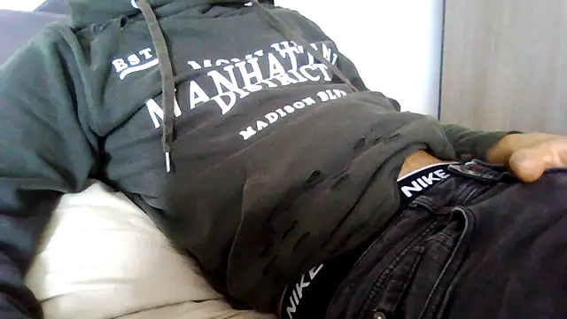 Snapshot of tommyboyteen chatting on 03/16/25, 12:55 tommyboyteen online show from 03/16/25, 12:55