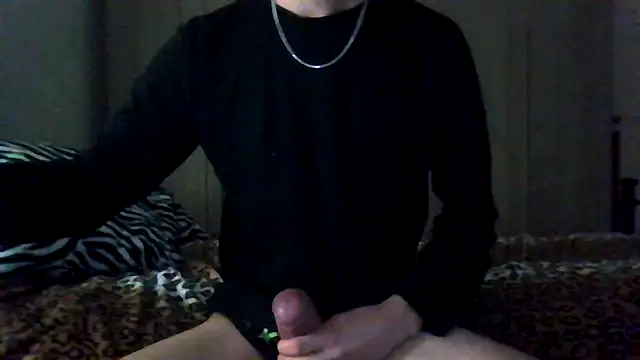 Snapshot of tommyboyteen chatting on 02/16/25, 06:21 tommyboyteen online show from 02/16/25, 06:21