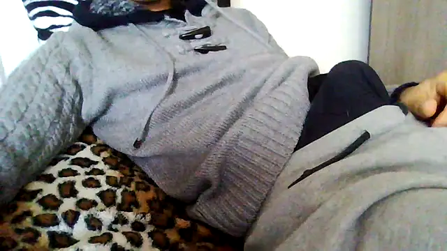 Snapshot of tommyboyteen chatting on 02/22/25, 01:46 tommyboyteen online show from 02/22/25, 01:46