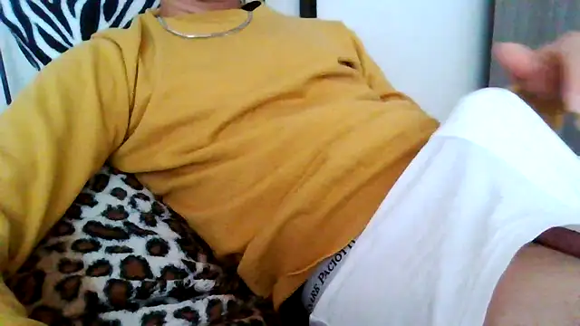 Snapshot of tommyboyteen chatting on 02/24/25, 01:10 tommyboyteen online show from 02/24/25, 01:10