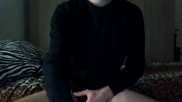 Snapshot of tommyboyteen chatting on 02/15/25, 07:39 tommyboyteen online show from 02/15/25, 07:39