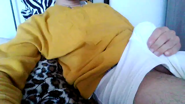 Snapshot of tommyboyteen chatting on 03/03/25, 12:50 tommyboyteen online show from 03/03/25, 12:50