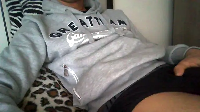 Snapshot of tommyboyteen chatting on 02/08/25, 09:13 tommyboyteen online show from 02/08/25, 09:13