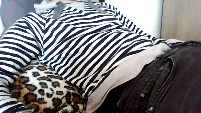 Snapshot of tommyboyteen chatting on 03/21/25, 12:39 tommyboyteen online show from 03/21/25, 12:39