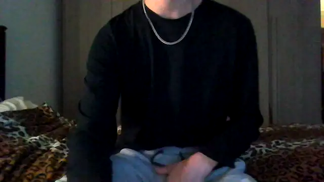 Snapshot of tommyboyteen chatting on 02/19/25, 04:44 tommyboyteen online show from 02/19/25, 04:44