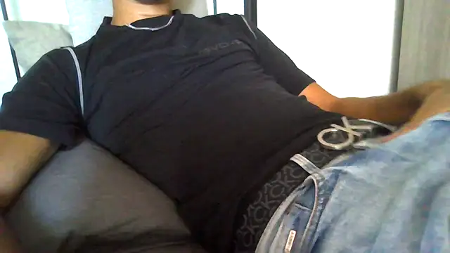 Snapshot of tommyboyteen chatting on 09/26/25, 12:12 tommyboyteen online show from 09/26/25, 12:12