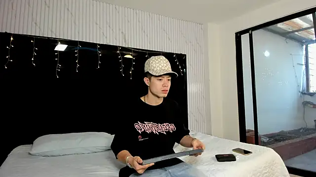 marcuscollins1  online show from 02/05/26, 12:23