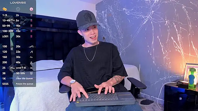 marcuscollins1  online show from 10/25/25, 02:28