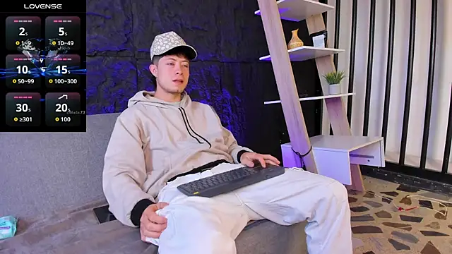 marcuscollins1  online show from 12/03/25, 12:59