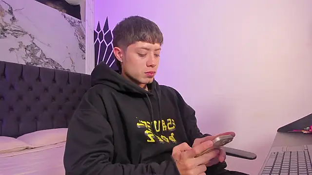 marcuscollins1  online show from 03/23/26, 12:38