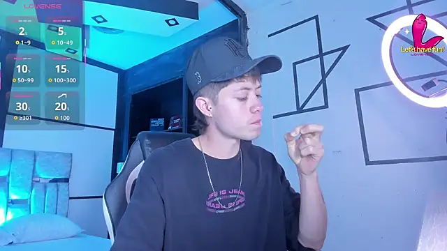 marcuscollins1  online show from 12/05/25, 02:59