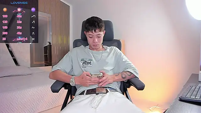 marcuscollins1  online show from 12/21/25, 02:19