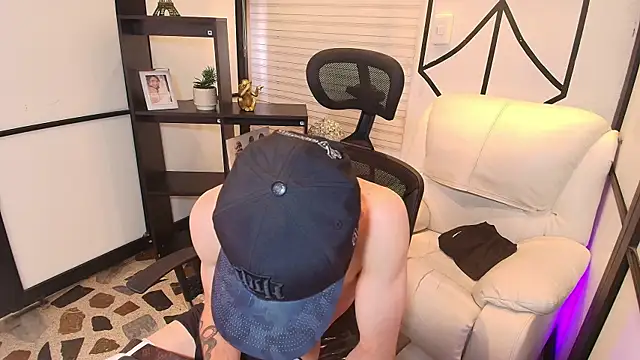 marcuscollins1  online show from 03/22/25, 05:20