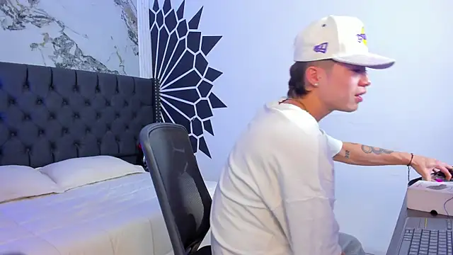 marcuscollins1  online show from 03/21/26, 12:53