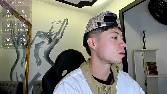 Snapshot of marcuscollins1_ chatting on 07/16/26, 12:02 marcuscollins1 online show from 07/16/26, 12:02