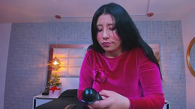 Nohemi louse online show from 03/27/26, 06:20