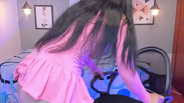 Nohemi louse online show from 03/20/25, 11:02