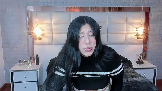 Nohemi louse online show from 11/27/25, 07:03