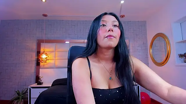 Snapshot of Nohemi_louse chatting on 05/21/26, 07:00 Nohemi louse online show from 05/21/26, 07:00