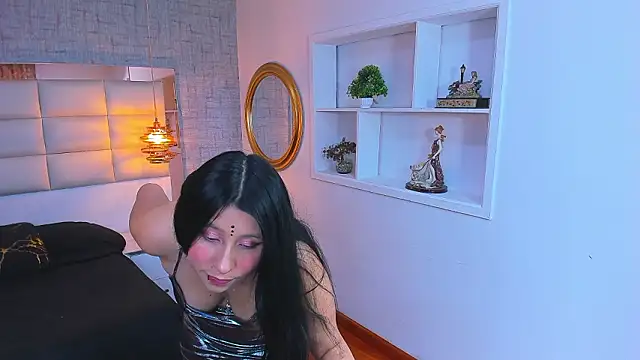 Nohemi louse online show from 03/12/26, 06:45