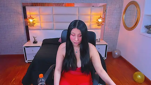 Nohemi louse online show from 04/10/26, 06:48