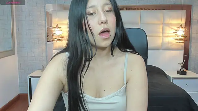 Nohemi louse online show from 09/15/25, 06:08