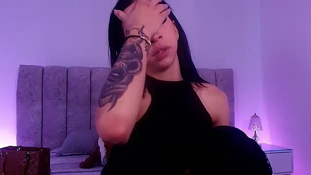 Snapshot of sara_lopee1 chatting on 12/04/25, 12:26 sara lopee1 online show from 12/04/25, 12:26