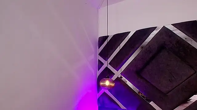 Snapshot of sara_lopee1 chatting on 10/03/25, 12:06 sara lopee1 online show from 10/03/25, 12:06