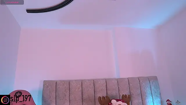 Snapshot of sara_lopee1 chatting on 12/15/25, 12:00 sara lopee1 online show from 12/15/25, 12:00