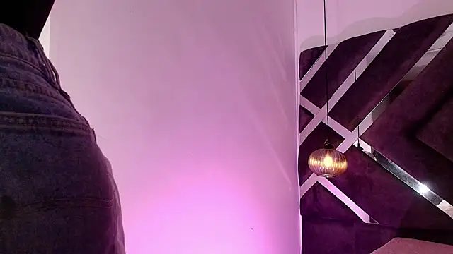 Snapshot of sara_lopee1 chatting on 10/16/25, 12:02 sara lopee1 online show from 10/16/25, 12:02